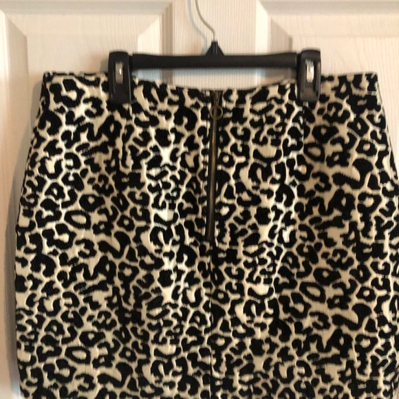 Leopard mini skirt. Kendall and Kylie. Size m. - Picture 2 of 5